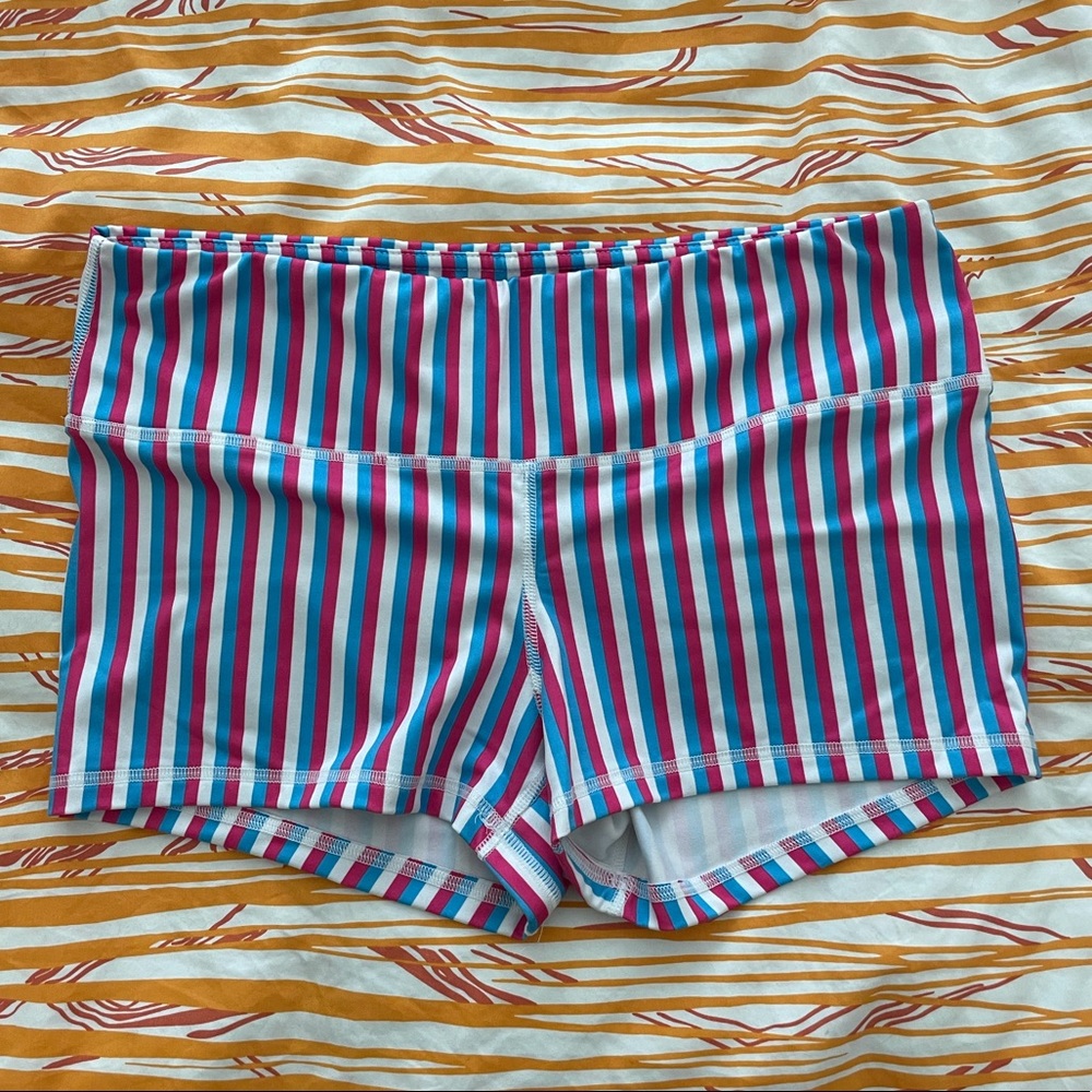 Fleo x DNDL shorts